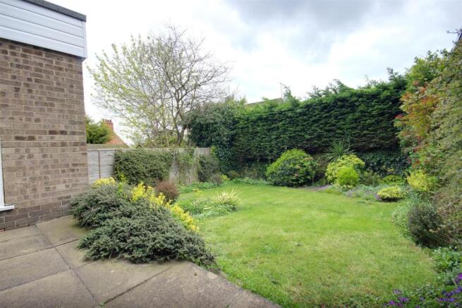 4 bed Link Detached House for sale Image 12