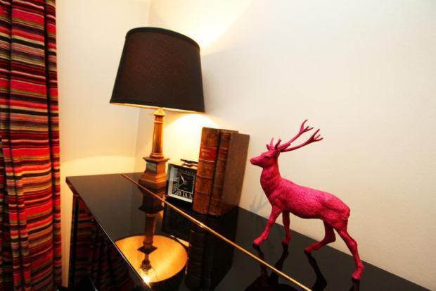 Lounge Detail