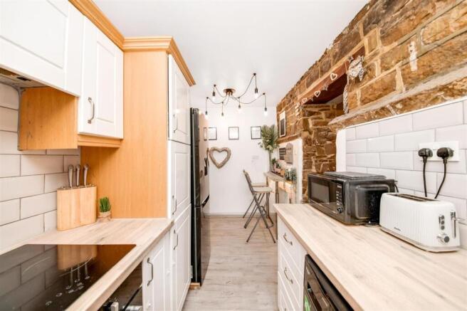 2 bed Semi-Detached for sale Image 10