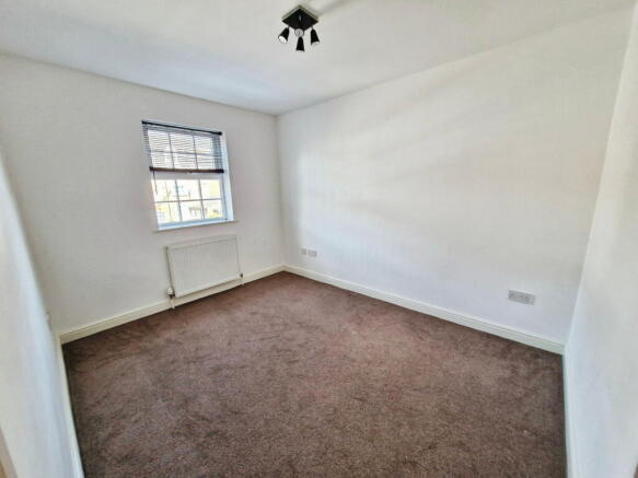 4 bed Town House for sale Image 8