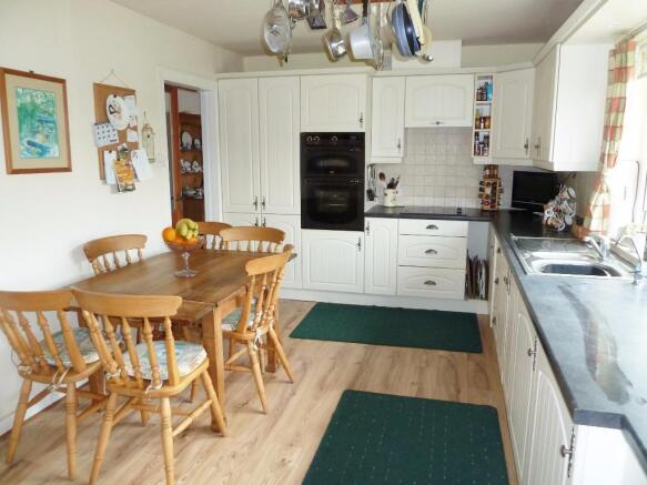 Kitchen/breakfast rm