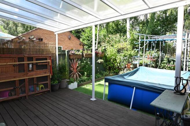 3 bed Semi-Detached for sale Image 12