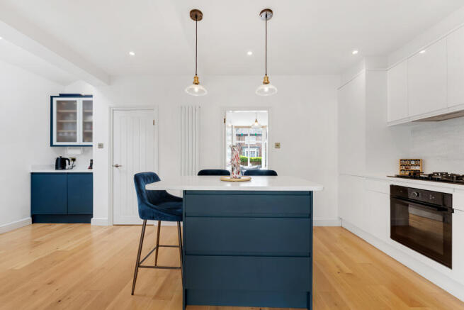 8 GREEN AVENUE-27.jpg