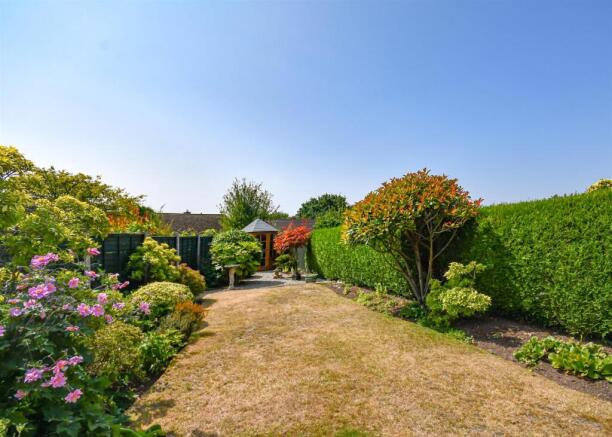 2 Connaught Drive-15.jpg