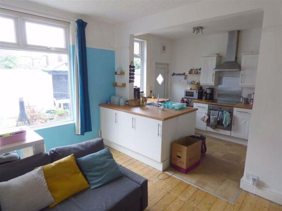 Kitchen: