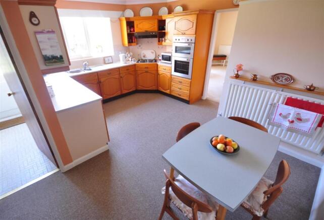 BREAKFAST KITCHEN