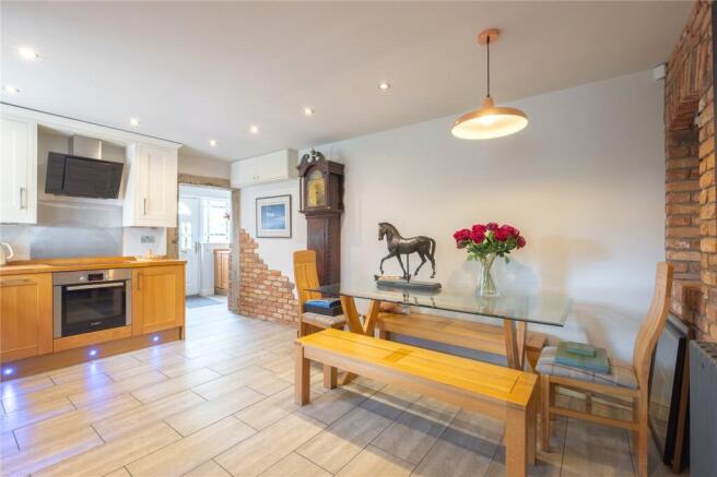 4 bed Detached for sale Image 5