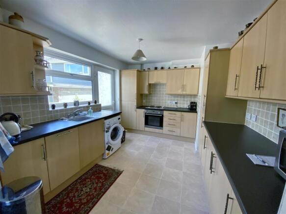 Kitchen: