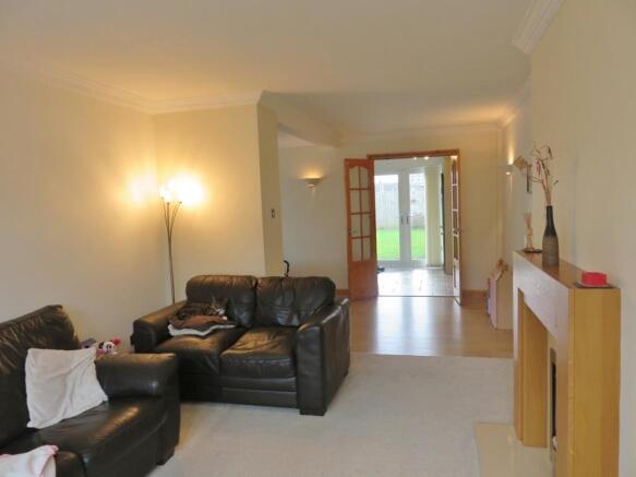 L-Shaped Through Lounge
