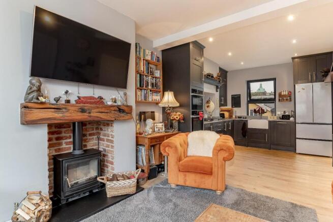 3 bed Town House for sale Image 11