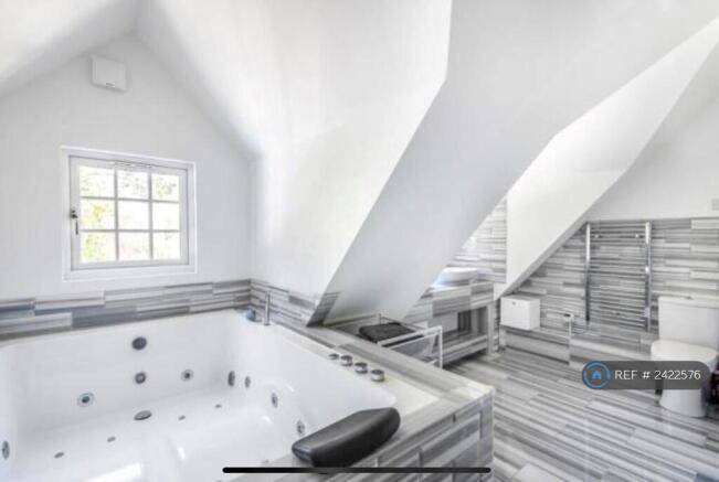 Master Ensuite Bathroom