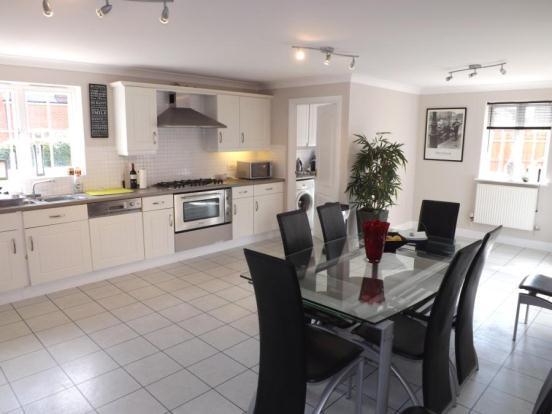 Kitchen/ Breakfast