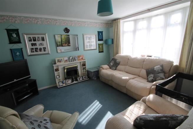 Living Room.JPG