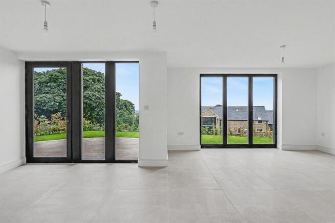 4 bed Detached for sale Image 4