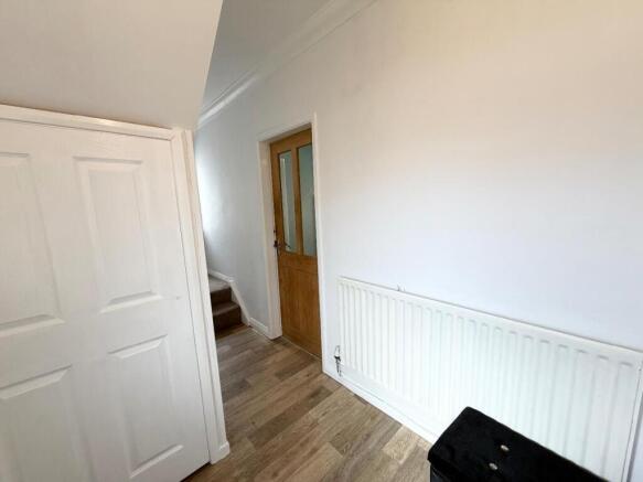 3 bed House for sale Image 4