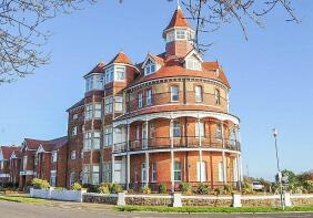 Flat 11, 6 The Grand, The Esplanade, Frinton-on-sea CO13 9DS