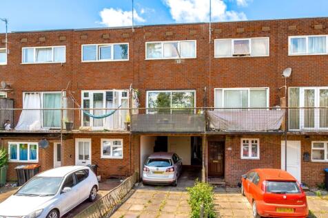 Waterside, Peartree Bridge, MK6