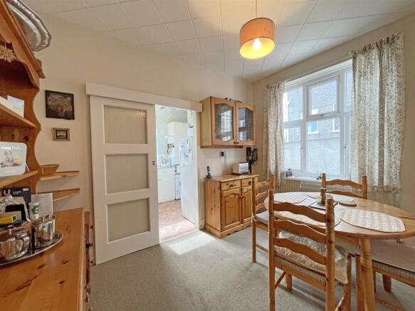 Venn grove 39 breakfast room for inside.....jpg