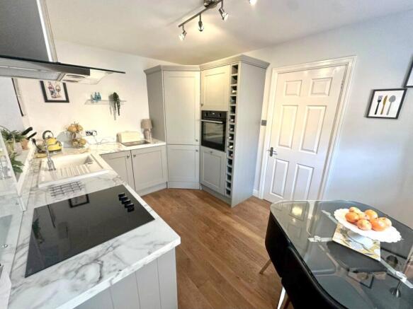 2 bed Semi-Detached for sale Image 12