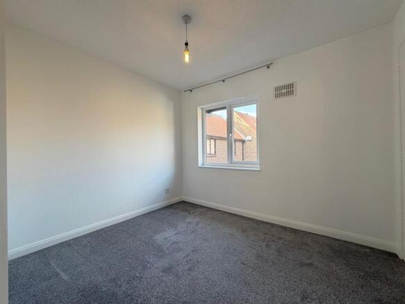 2 bed Town House to rent Image 9