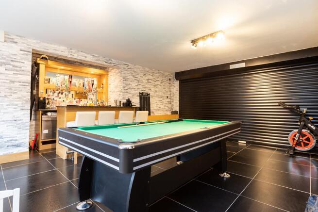 Garage/Games Room