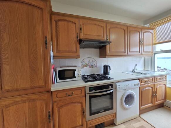 2 bed Apartment for sale Image 6
