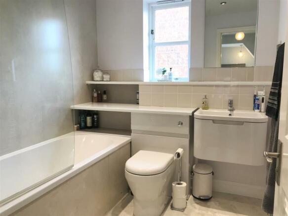Bathroom 1.JPG