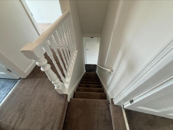 2 bed Terraced to rent Image 7