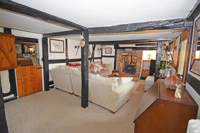 Greensleeves, lounge b.jpg
