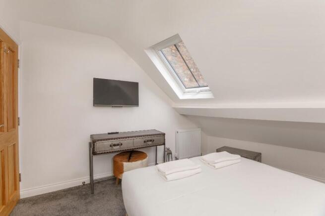 2 bed Apartment to rent Image 5