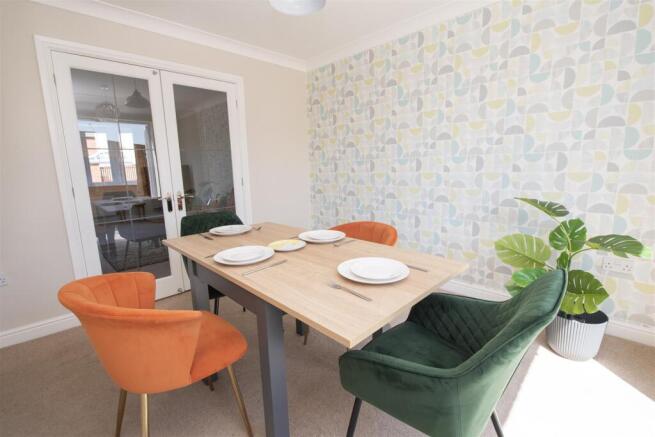 4 bed Detached for sale Image 11