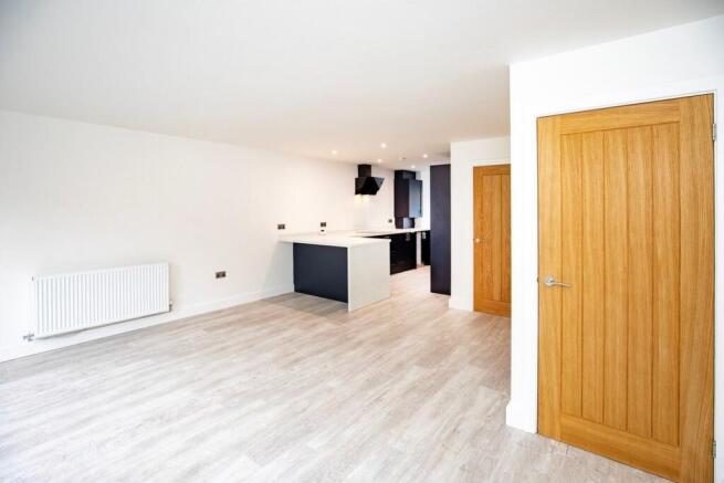 4 bed Semi-Detached for sale Image 12