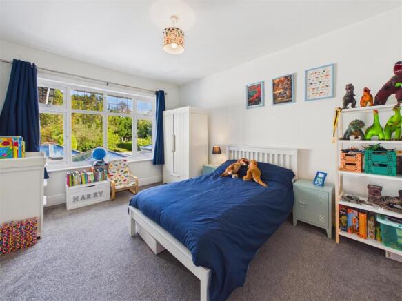 4 bed Semi-Detached for sale Image 12