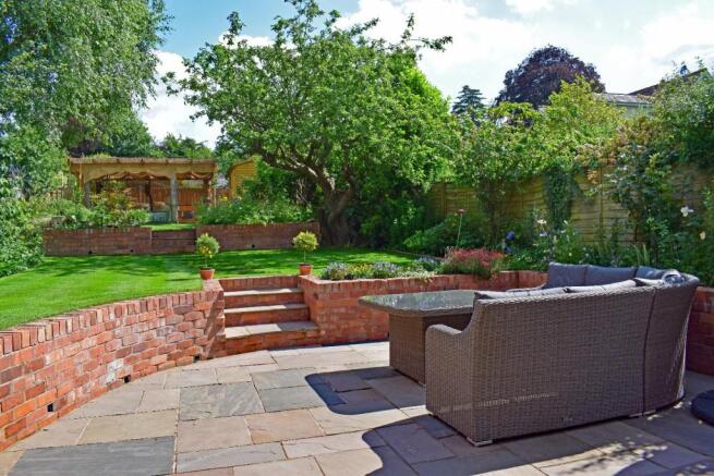 15 Clive Road, garden 1.jpg