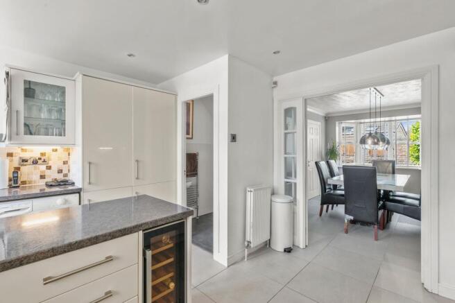 4 bed Detached for sale Image 11