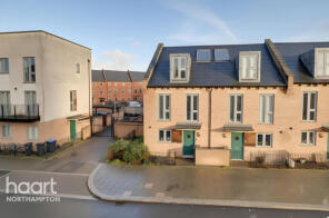120, Knot Tiers Drive, Northampton NN5 4AY