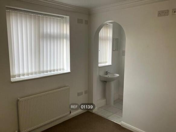 1 bed Apartment to rent Image 5