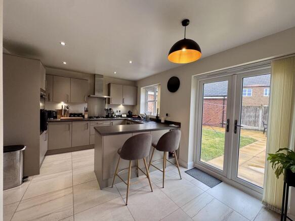 BREAKFAST KITCHEN