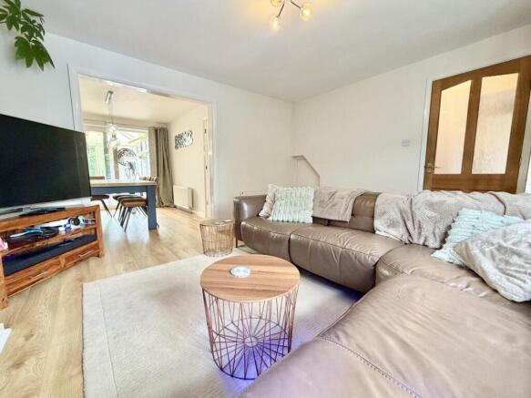 3 bed Semi-Detached for sale Image 4