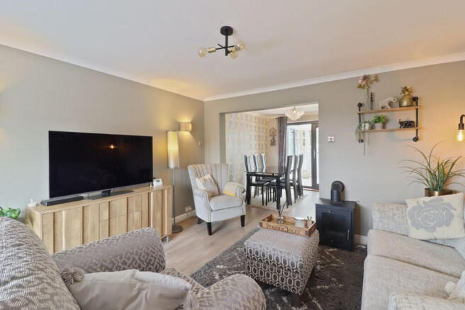 4 bed Detached for sale Image 5