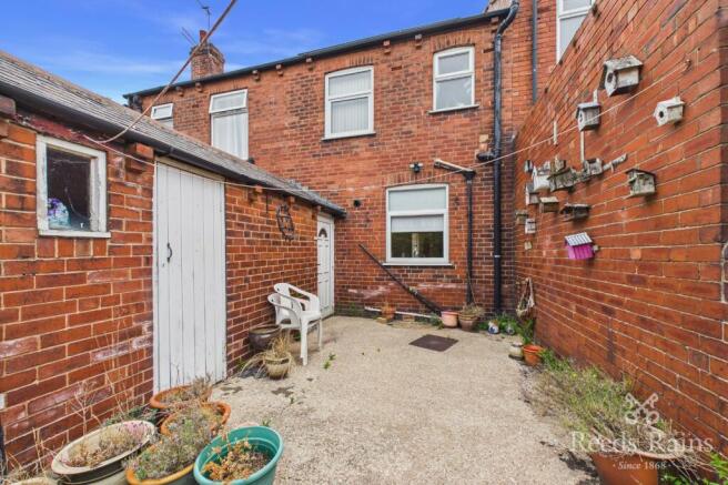 3 bed Terraced for sale Image 9