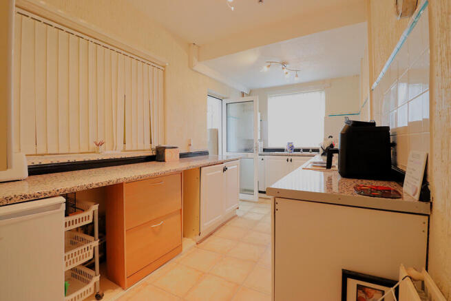 2 bed Terraced for sale Image 6