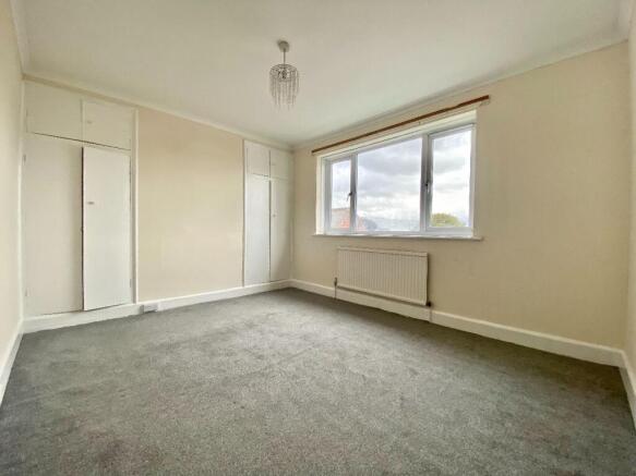 2 bed Flat to rent Image 11