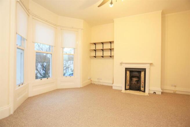 3, 6 Evelyn Terrace lounge.JPG