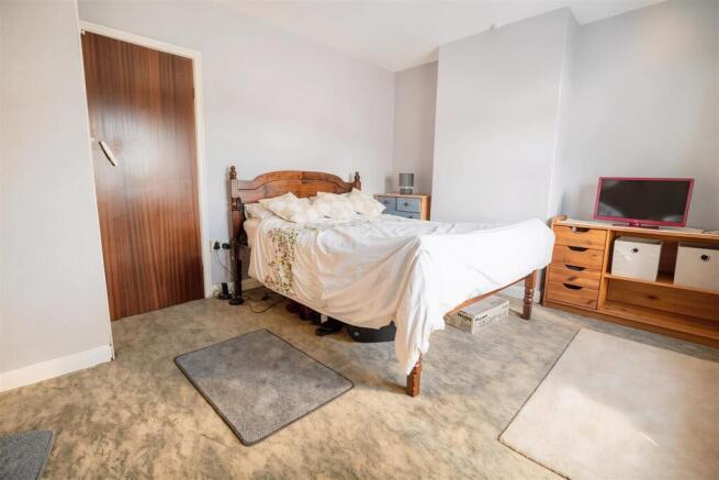 3 bed Semi-Detached for sale Image 12
