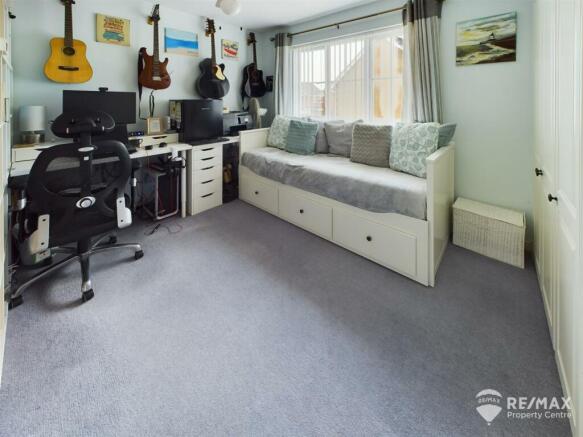 Bedroom 2 (2).jpg
