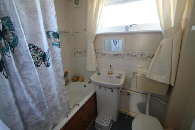 Bathroom.JPG