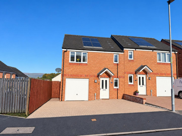 3-bed semi-detached on Todhills Place, Cumbernauld, Glasgow, £240,000