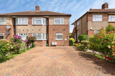 Fullwell Avenue, Ilford, IG5
