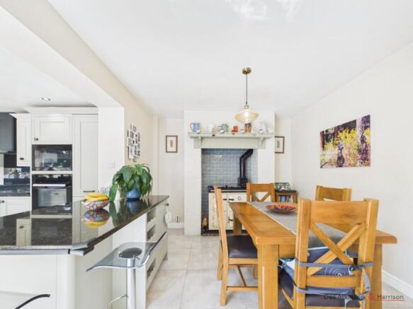 4 bed Terraced for sale Image 9